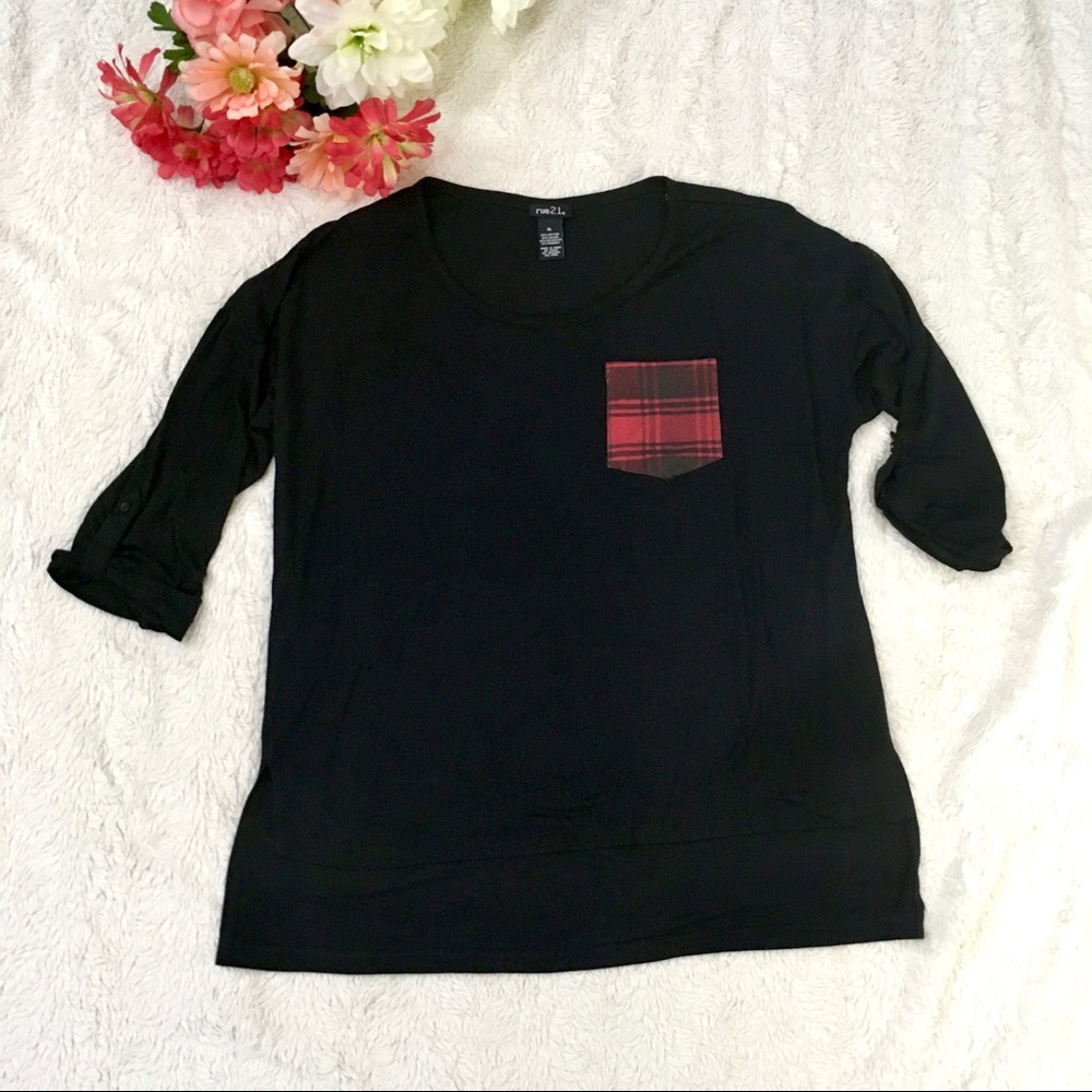 Stretchy Scoop Neck Top with High Low Hem